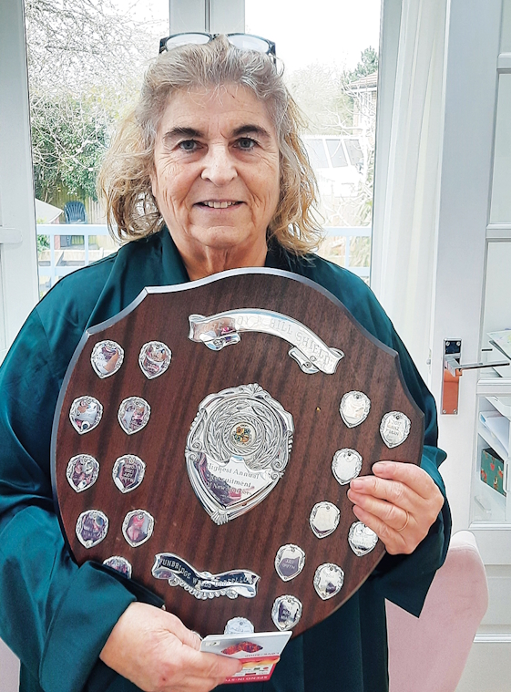 Maria Lemont With Her Refer A Friend Award